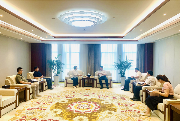 西安市经开区主任贾强会见公司董事长刘艳华一行