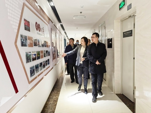 陕西省发改委副主任李生荣一行莅临易迅通科技有限公司及陕西量子通信产业协会进行考察调研